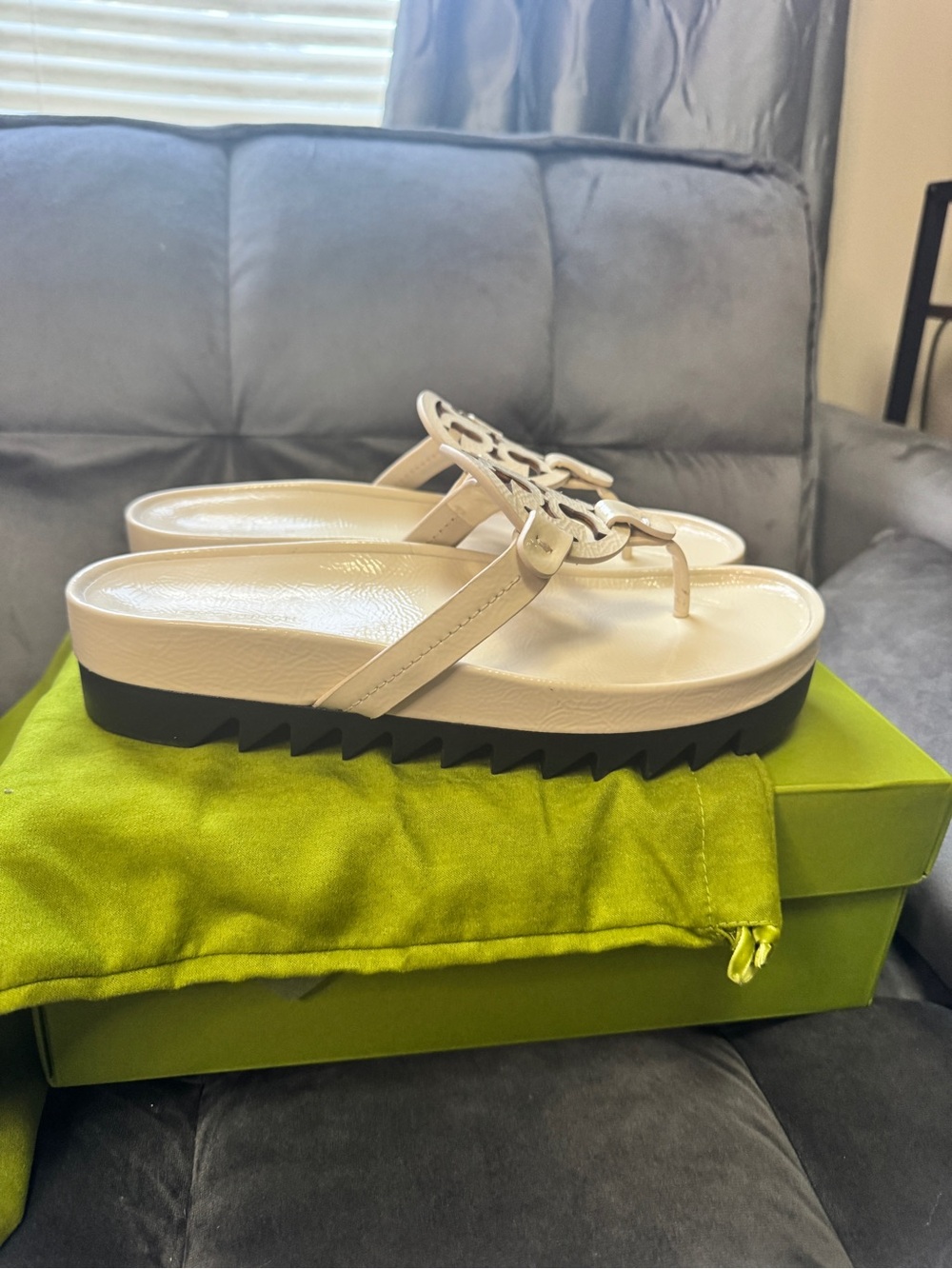 Tory Burch Cream Patent Leather Logo Thong Sandals - Picture 3 of 7